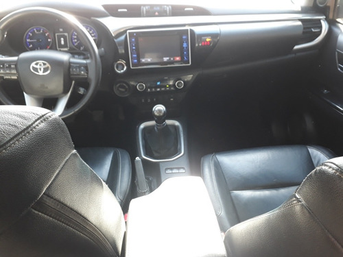 Imagen 11 de 12 de Toyota Hilux 2018 2.8 Cd Srx 177cv 4x4