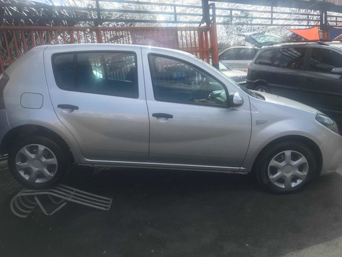 Imagem 3 de 11 de Renault Sandero 2014 1.0 16v Expression Hi-flex 5p