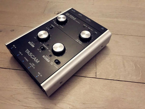 Tascam Us-122 Mkii Placa Interface Áudio 2x2 Windows7 E 8 (Usado)