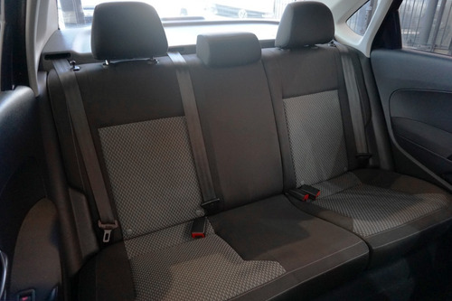 Imagen 15 de 15 de Volkswagen Polo 1.6 Comfortline Tiptronic