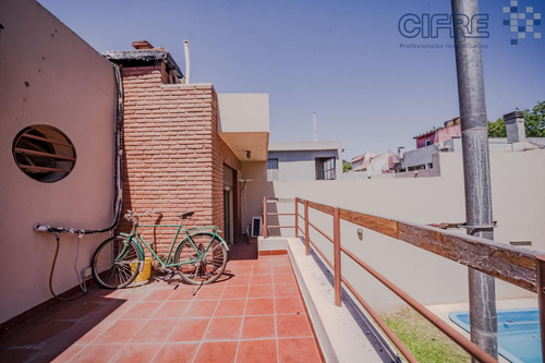 Casa De 5 Ambientes Con Garaje Para Dos Autos Jardín Y Pileta Lote Propio 8.66x26