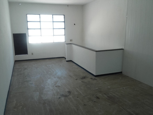 Local Con Renta Sobre Gral. Flores.