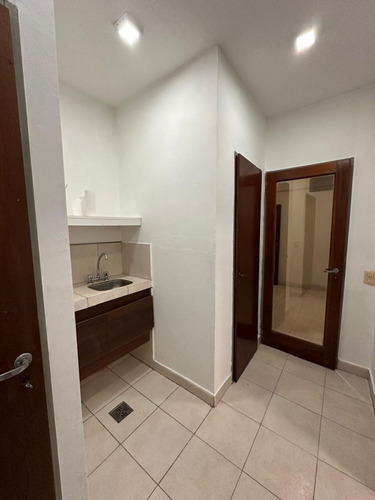 Oficina En Alquiler - Catamarca 400 - Planta Baja - Barrio Norte