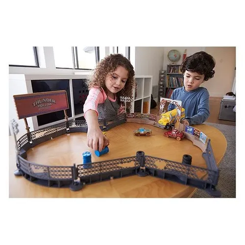Pista coches locos cars 3 hotsell