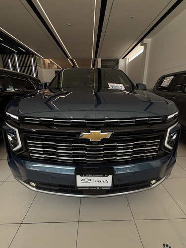 Chevrolet Suburban 5.3 High Country 4X4 At