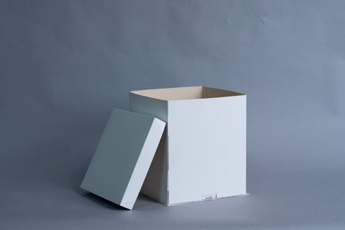 Caja Base Bandeja + Tapa 26x26x30 Cm (x50 U.) Tortas Altas Drip - 145 Bauletto