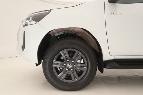 Toyota Hilux Pick-up 2.8 Cd Srv 204cv 4x4 Cr7