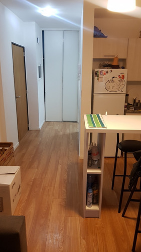 Imagen 5 de 14 de Vera Al 900, Villa Crespo. Monoambiente Divisible. Contrafrente. Muy Moderno. Balcón Con Vista Abierta. Superficie 39 M2. Piso 4. Muy Luminoso. Casi Nuevo. Baño Completo. Yacuzzi. Parrilla. Solarium