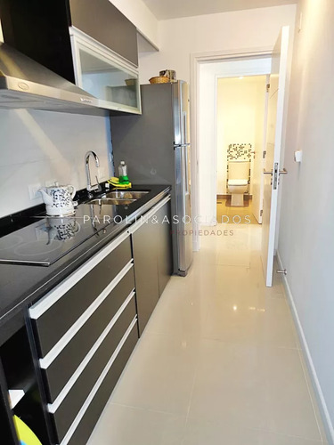 Apartamento En Venta De 3 Dormitorios Con Vista Al Mar En Icon Tower, Punta Del Este