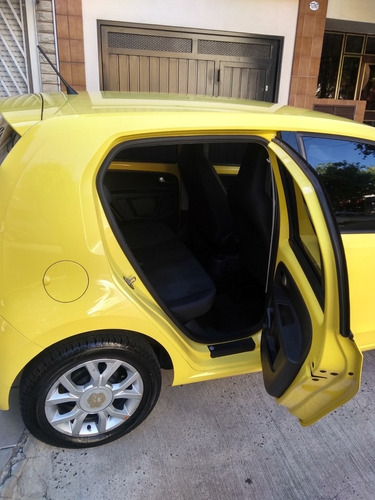 Volkswagen Up! 2015 1.0 High Up! 75cv 5 P