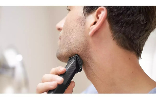 Imagen 3 de 10 de Recorta Barba Y Pelo Philips Multigroom Mg3711 6en1 Backup
