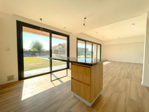 Imagen 8 de 26 de Casa 3 Dorm. - Don Mateo - Funes .