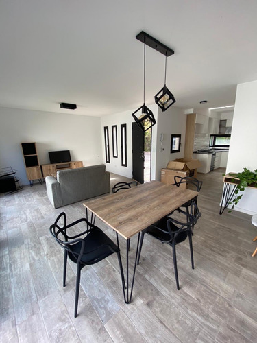 Venta Casa Condominio De 2 Dormitorios A Estrenar En Rosario- Fisherton