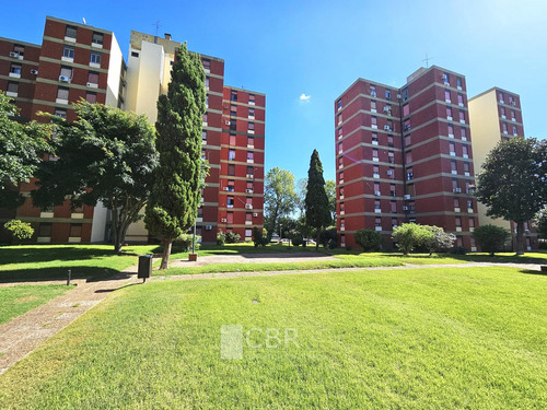 Impecable Dpto. De 3 Amb. En Torre - Muy Luminoso Con Vistas Abiertas!