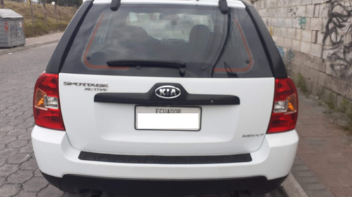 Se Vende Kia Sportage Gris Blanco 2.0 5p 4x2 Tm