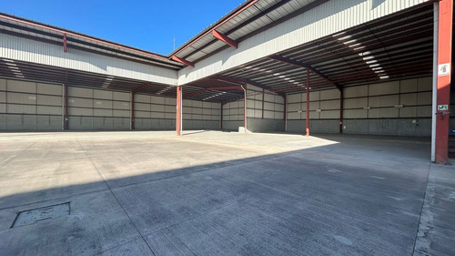 Nave Industrial O Bodega Venta O Renta En Ave Principal De Xonacatlan, Límite Con Lerma.