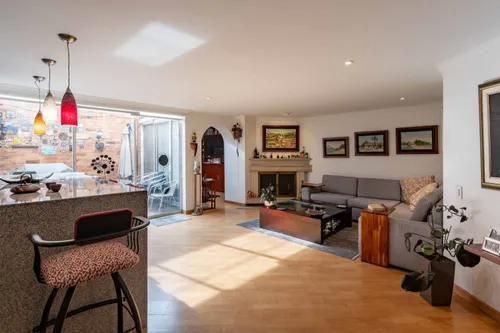 Apartamento En Venta En Chicó Navarra. Cod V22115