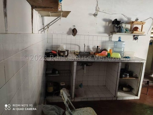 Imagen 10 de 30 de Casa En Venta Centro De Barquisimeto, Alto Flujo Peatonal Y Vehicular, Cerca Zona Manteco. Inf. 0424-5620928 Flex 22-15934 Z13