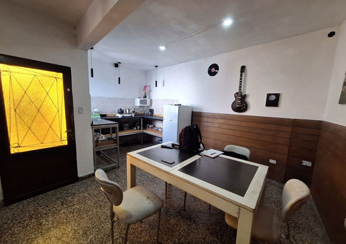 Venta Casa 3 Ambientes Con Local Morón