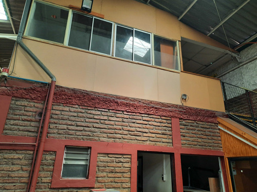 Gran Galpon Con Local Comercial (84811)