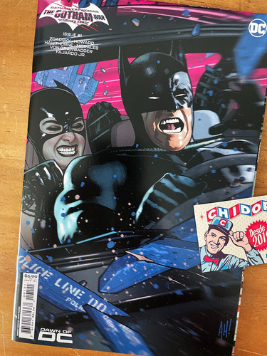 Comic - Batman Catwoman Gotham War #1 Adam Hughes