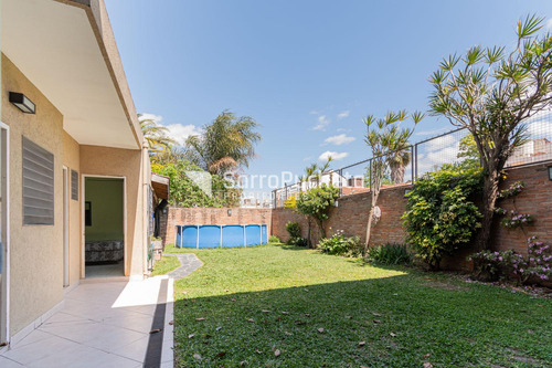 Venta Casa 6 Ambientes Con Amplio Parque En Barrio Pileta , Ramos Mejia.
