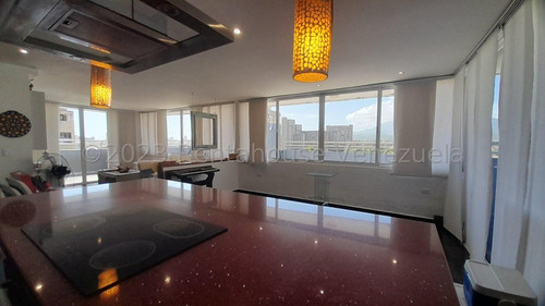 Hermoso Apartamento De 3 Niveles En Jorge Coll