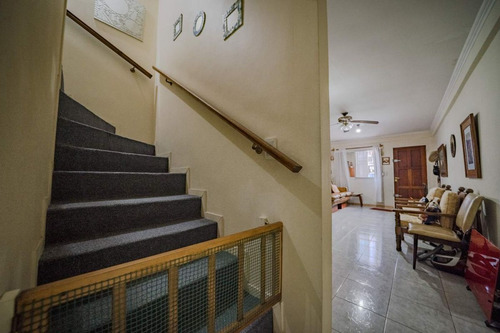 Casa Venta 4 Ambientes Olivos-permuta