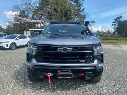 Chevrolet Silverado Z71 AT 4X4 6.2