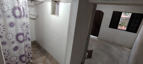 Casa Adoçada 3 Cómodos 2 Banheiros Excelente Oportunidade!!