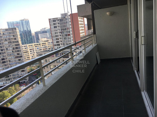 Gran Ubicación A Pasos Metro Manquehue