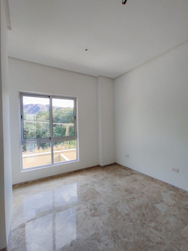 Townhouse En Cumbres De Guataparo