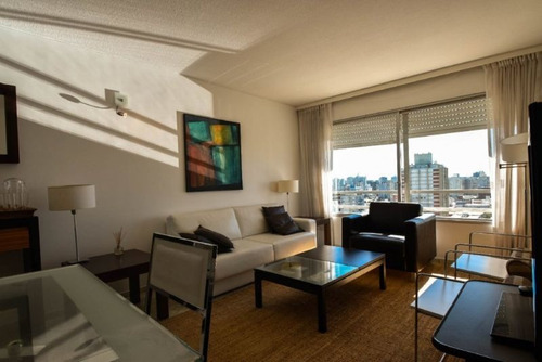 Venta De Apartamento 1 Dormitorio Y Medio En Península