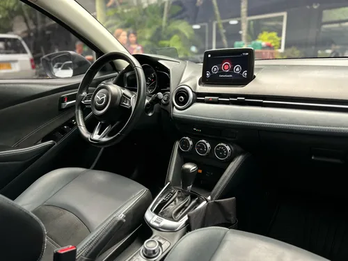 Mazda 2 1.5 Grand Touring Lx Sedan