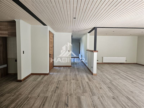 Casa En Venta De 5 Dorm. En Colbún