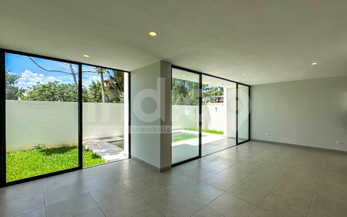 Casa En Venta En Mérida En Privada Tamora, Conkal