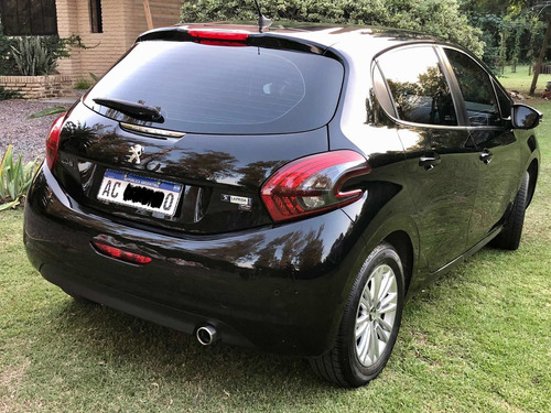Peugeot 208 1.6 Allure 2018
