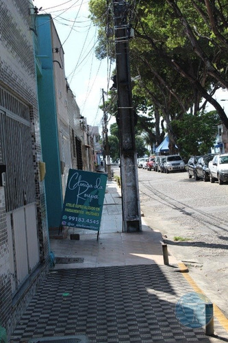 Imagem 2 de 12 de Casa No Bairro Do Alecrim - V-11698