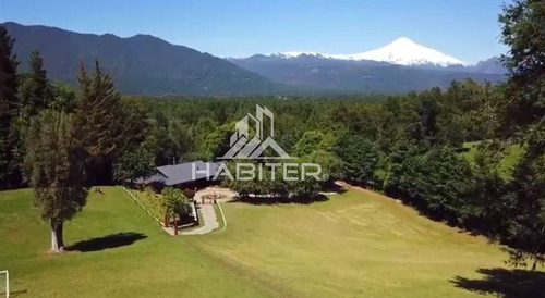 Parcela Con Casas Y Parque Con Vistas Volcan En Venta Pucón