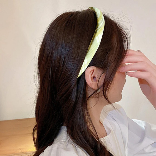 Una Elegante Diadema De Estilo A Cuadros Para Mujer Para Uso