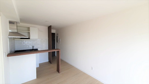 Imagen 3 de 8 de -apartamento Un Dormitorio, Balcón, Barrio Sur, Centro.