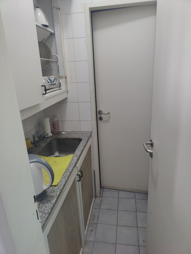 Oficina 4 Ambientes 140m2. 3 Baños, Cocina, Deposito Y Cochera.