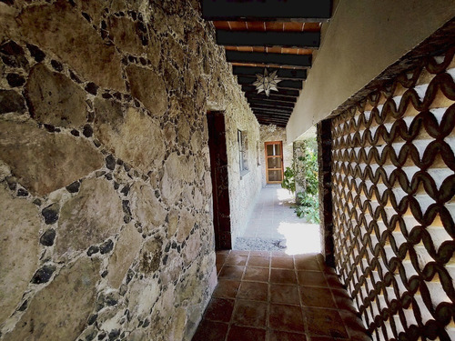 Residencia En Venta En Fracc. Tamoanchan, Jiutepec Morelos.