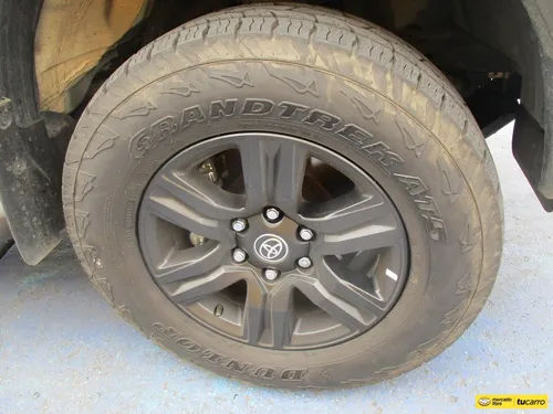 Toyota Fortuner Black Edition 4x2 2.4cc At Aa