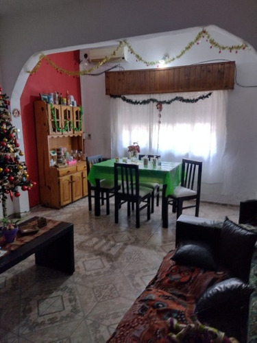 Imagen 3 de 14 de Casa Ideal Dos Familias En Venta - Villa Tesei