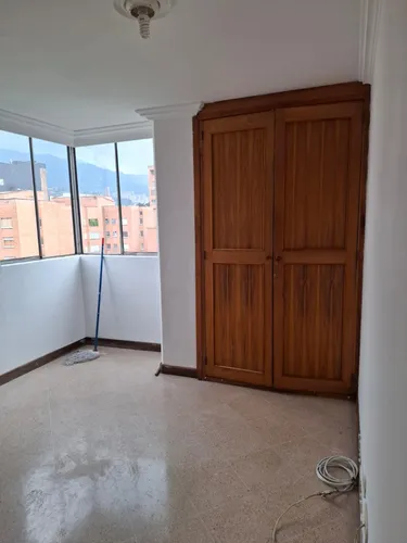 Apartamento En Venta En Conquistadores. Cod V12650
