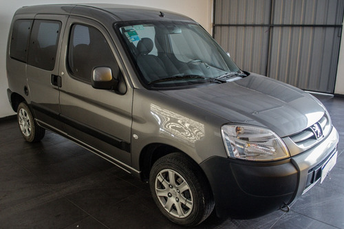 Imagen 10 de 14 de Peugeot Partner Patagónica Hdi 1.6 Furgon Mixto Ab357