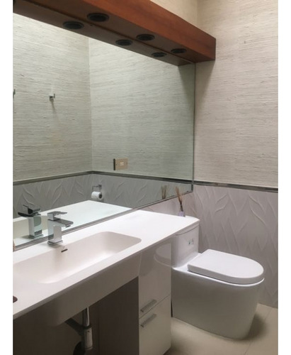 En Venta Casa 680m2 6h/6b/11p Cerro Verde 6194
