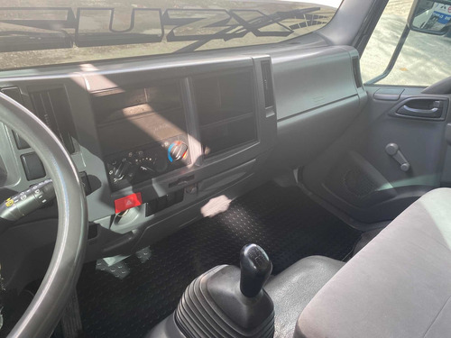 Imagen 14 de 15 de Isuzu Elf 600 H 2015 Chasis Cabina