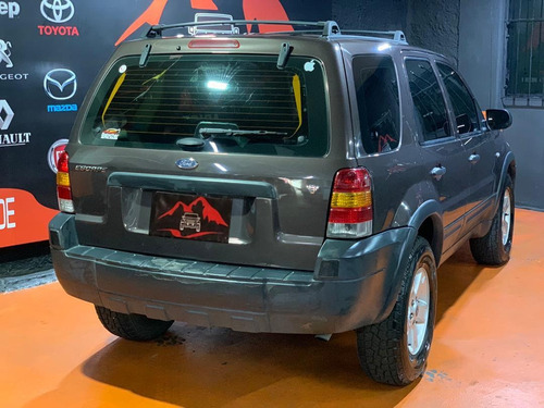 Imagen 4 de 10 de Ford Escape .